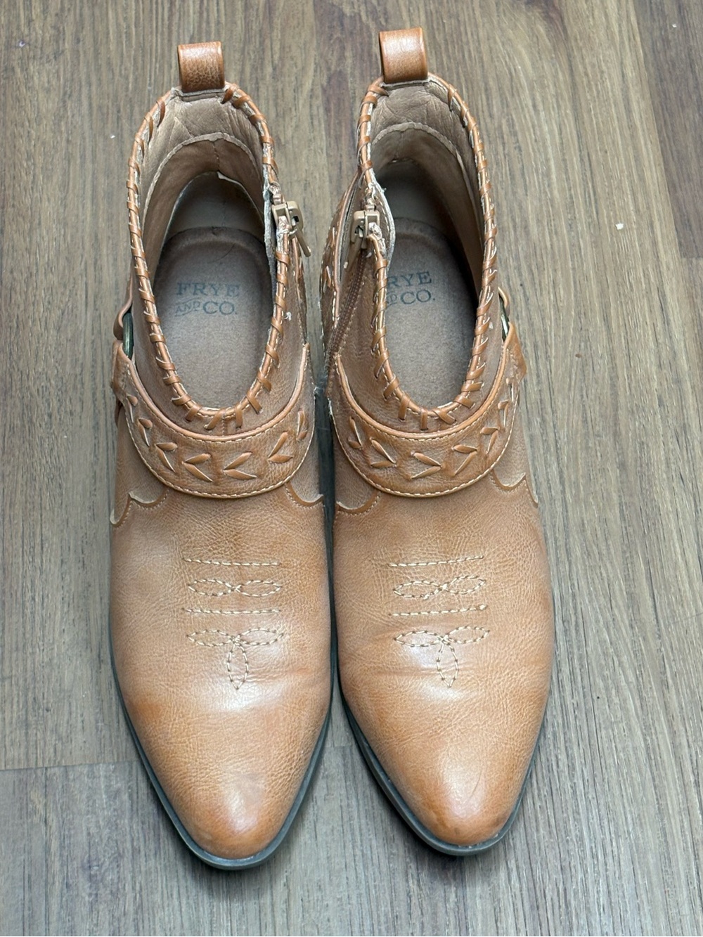 Frye and Co Palma Tan Western Zip Stitching Buckle Ankle Boots Women's 7 w/box